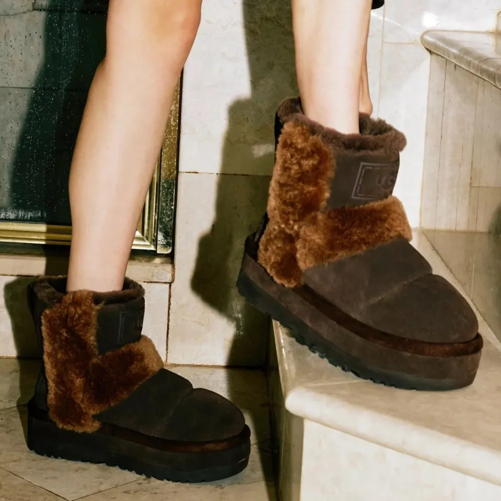 UGG Classic Chillapeak Boots Burnt Cedar - Picture 1 of 10